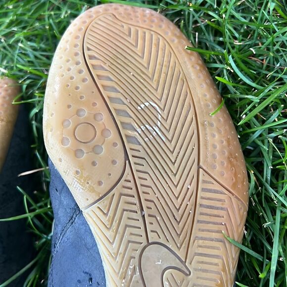 Nike Bombax Indoor Soccer
Shoes Boys 6 Youth Black & Orange - Picture 9 of 10